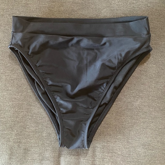 Medium Black Target Juniors High Leg High Waist Bikini Bottom - Picture 3 of 4
